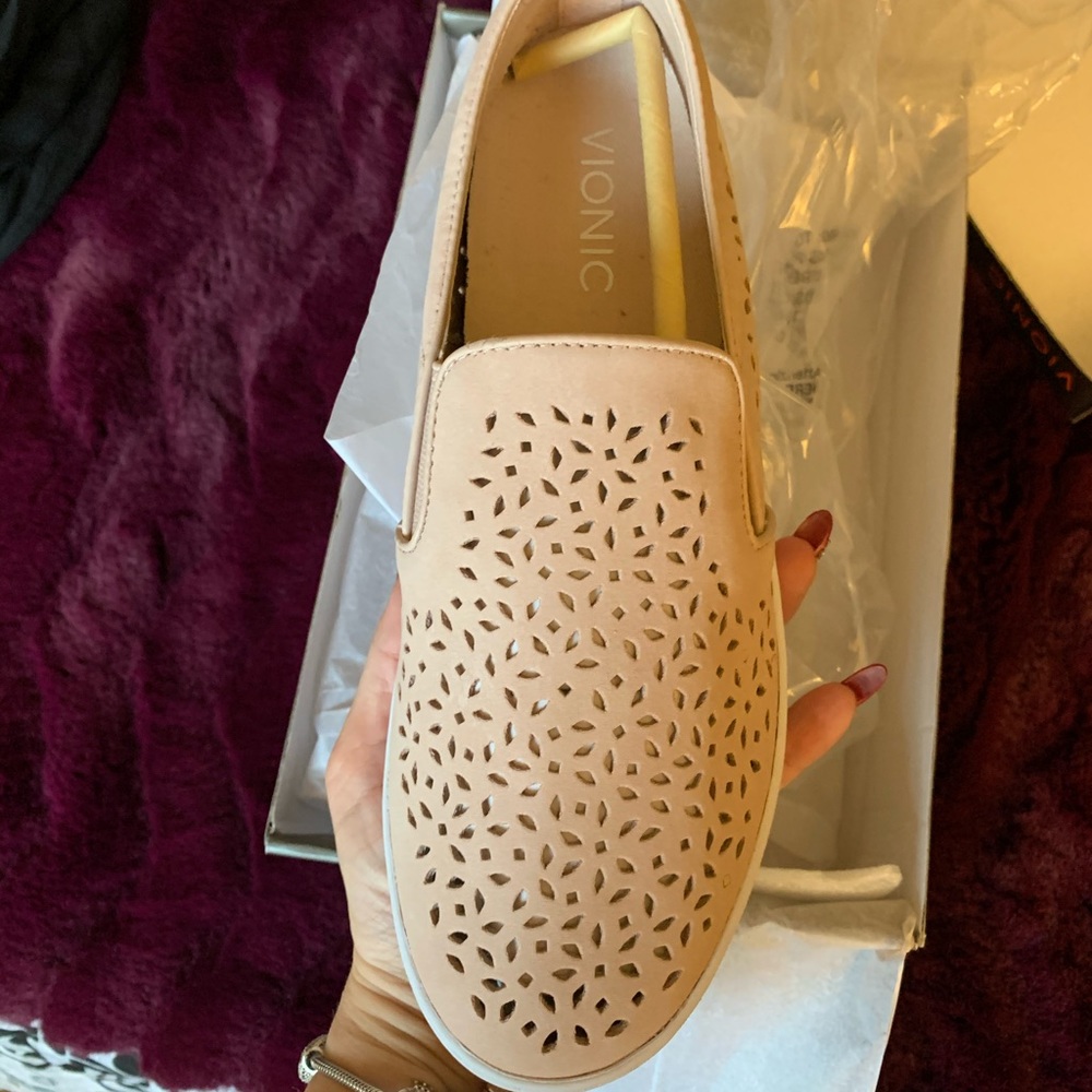 Vionic shoes